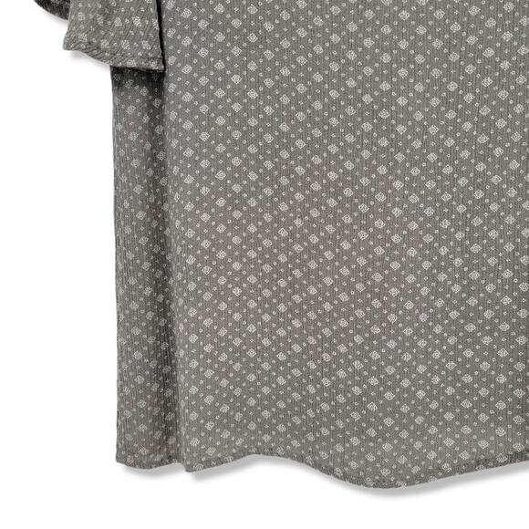 Cloud Chaser Women's Lightweight Slight Flutter Sleeve Blouse Size Large - Picture 6 of 10